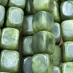 Random delivery of colors / A piece of southern jade