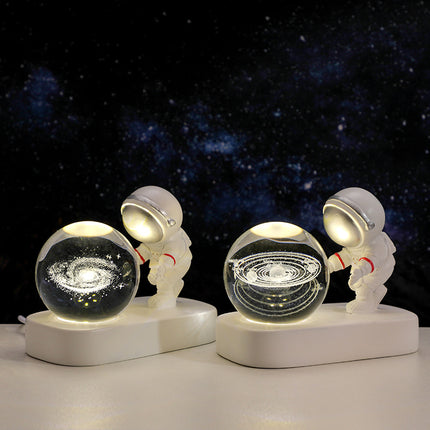 Creative Astronaut Crystal Ball Night Light Resin Crafts Desktop Ornaments Atmosphere Light Souvenir Birthday Gift