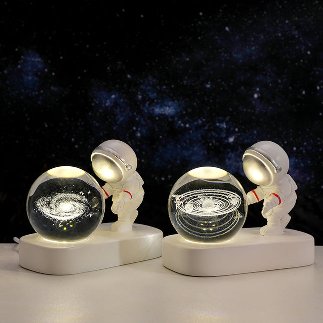 Creative Astronaut Crystal Ball Night Light Resin Crafts Desktop Ornaments Atmosphere Light Souvenir Birthday Gift