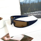 Blue frame tea slices