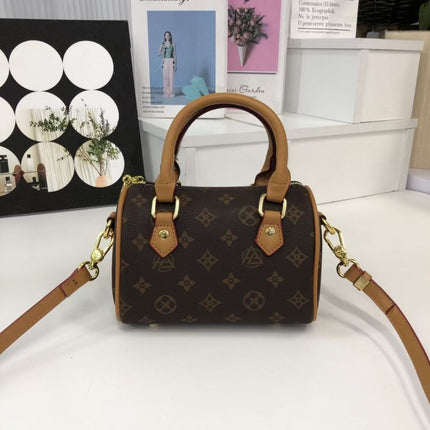 This year's popular mini bag women's 2025 spring and summer new portable pillow bag all-match super hot shoulder messenger bag