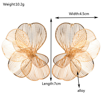 Korean creative alloy hollow flower earrings sweet exaggerated design earrings simple fashion cold wind earrings