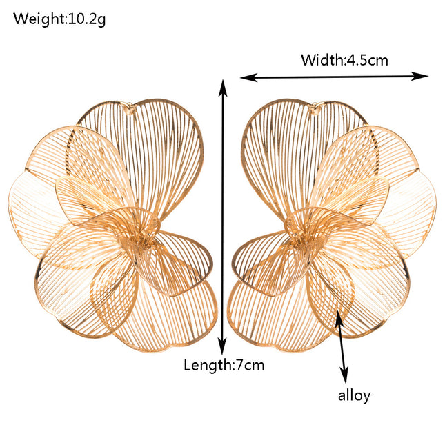 Korean creative alloy hollow flower earrings sweet exaggerated design earrings simple fashion cold wind earrings
