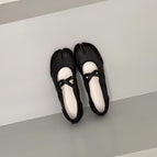 Black / 35