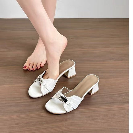 In-Stock Sheepskin Buckle Crocodile-Pattern Commuting High-Heeled Sandals for Women, Chunky Heel, Soft Sole, Light Luxury Style