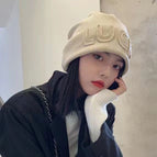 Luck pile cap-off-white
