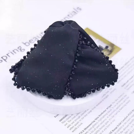 New College Style Triangle Clip with Contrasting Polka Dots and High-End Shark Clip for Hairpin Head Accessories on the Back of the Head