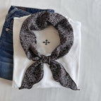 Spread flower vine triangle scarf brown / 96x26cm