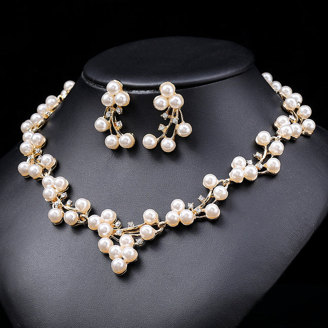 European and American Foreign Trade New Hot Pearl Necklace Set Women's Light Luxury Niche All-match sweater chain clavicle chain alloy