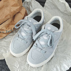 light blue / 35 (female)