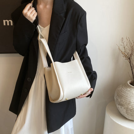 Litchi PU Bucket Bag / Sac Seau PU Grain Litchi