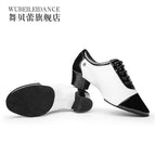 White soft leather/wear feet / 34