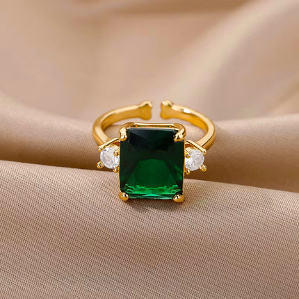 Europe and the United States cross-border exquisite inlaid green zircon flower ring ladies 2025 new high-grade retro ring wholesale