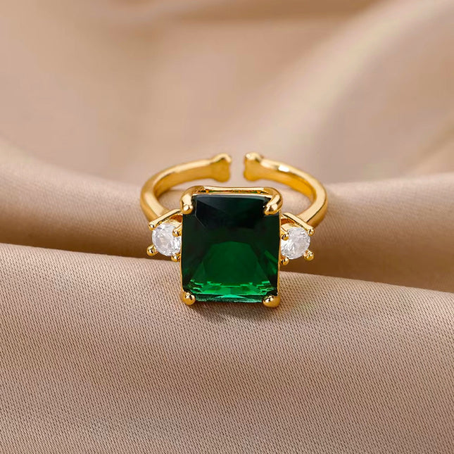 Europe and the United States cross-border exquisite inlaid green zircon flower ring ladies 2025 new high-grade retro ring wholesale