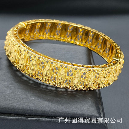 24K Gold Dubai Stereo Carved Buckle Bracelet Non-Fading Women's Middle East Dubai Jewelry Vietnamese Sand Gold Bracelet