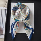 16 square grid horse head blue / 68*68cm
