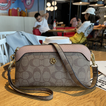 2025 New Handbags Women's Small Bags Fashionable Shoulder Crossbody Bags Trendy Wallets Women's Long Mobile Phone Bags Mom's Style