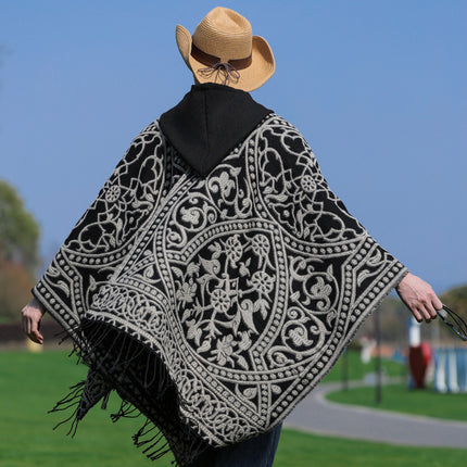 New Cross-Border Retro Cloud Totem Jacquard Ethnic Style Shawl Cloak Sichuan-Xizang Xinjiang Travel Photo Slit Scarf