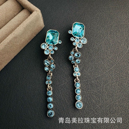 Oscar De La Renta European and American Retro Old Long Exaggerated Shoulder Sweep Ear Clip Elegant Niche Design