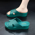 Dark green / 35 (one size larger is recommended)