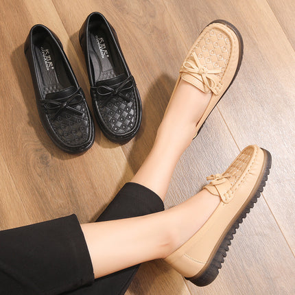 Mom's Shoes for Spring and Autumn, Non-Slip Soft-Soled Flats, 2026 New Style for Middle-Aged and Elderly Women, Comfortable and Not Tiring for the Feet, Middle-Aged Leather Shoes