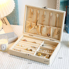 Beige-three-compartment jewelry box (without window) / 20*15*5cm (length, width and height)