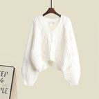 White Holed Sweater / M Suggested 40.00 kg-50.00 kg