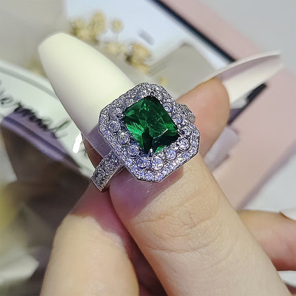 European and American Light Luxury Brilliant Square Emerald Engagement Ring Atmospheric Luxury Ladies Ring r7883