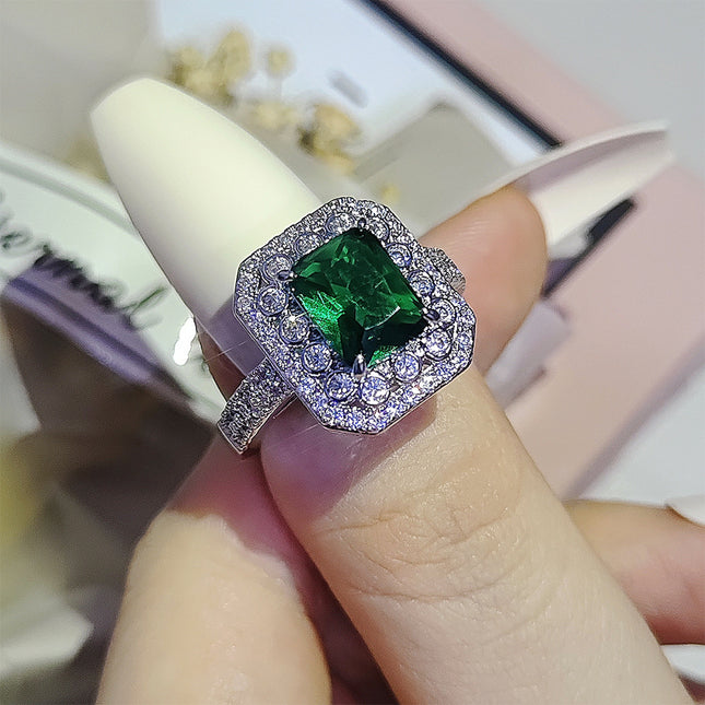 European and American Light Luxury Brilliant Square Emerald Engagement Ring Atmospheric Luxury Ladies Ring r7883