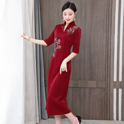 Xi mother-in-law wedding dress wine red dress 2023 autumn new fashion elegant retro slim embroidered dress