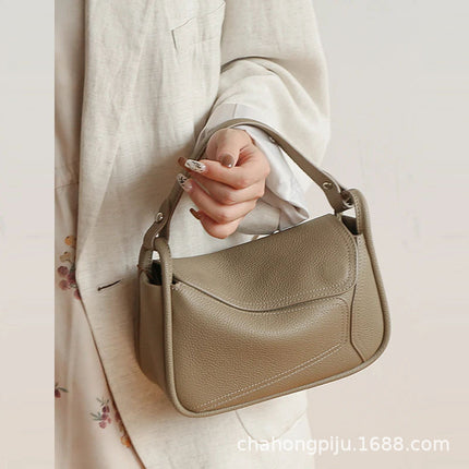 Niche Designer Bags for Women, Autumn/Winter 2025 New Vintage Small Square Bag, High-End Versatile Fashion Shoulder and Crossbody Bag