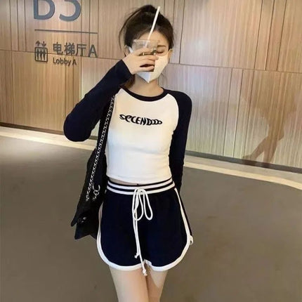 Women's Long-Sleeve T-Shirt with Regular Shoulders, 2026 Autumn New Style, Color-Blocking, Slim-Fit, Short Top, Autumn Trend