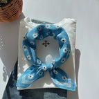 That little daisy blue / 56x56cm square scarf
