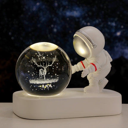 Creative Astronaut Crystal Ball Night Light Resin Crafts Desktop Ornaments Atmosphere Light Souvenir Birthday Gift