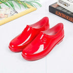 Red [single shoes] take a size / 38