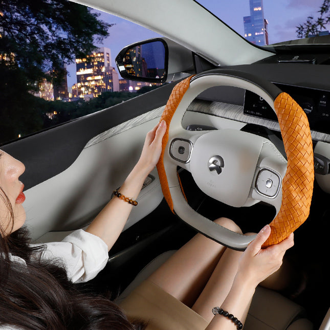 New Style Cassette-Type All-Season Three-Dimensional Textured Leather O-Shaped D-Shaped Dirt-Resistant Woven Leather Breathable Non-Slip Women's Steering Wheel Cover