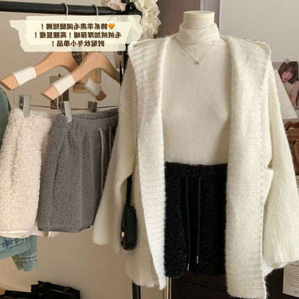 Gray Lamb Wool Thickened Shorts for Women, New Winter Style, Paired with Boots, Wide-Leg Casual Pants, Petite A-Line Pants for Outerwear