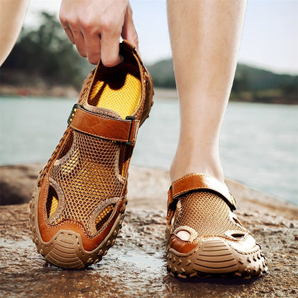 2025 New Mesh Sandals Men's Summer Outdoor Thick-Soled Sandals Outdoor Sports Breathable Toe-Cap Beach Shoes