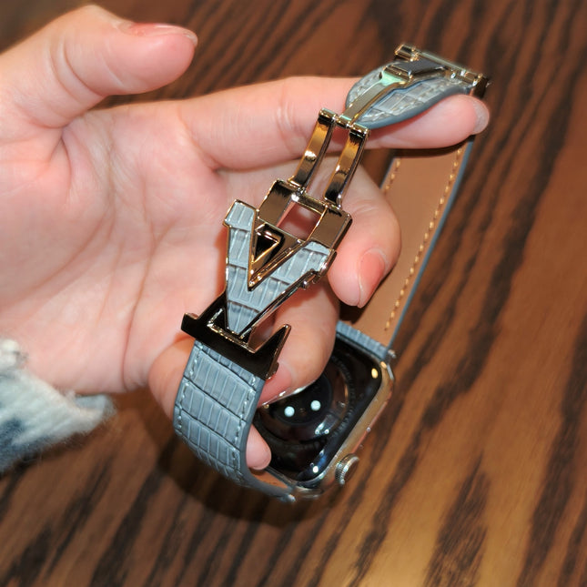 Suitable for Apple Watch 678910 Generation V-Shaped Magnetic Buckle Strap iWatch S11 Lizard Pattern Plaid Leather Wristband