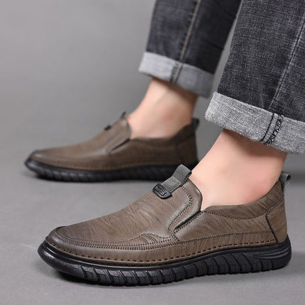 2023 Summer new men's shoes breathable non-slip slip slip-on deodorant versatile comfortable fashion men's leather shoes