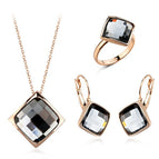 Three-piece color contact customer service
