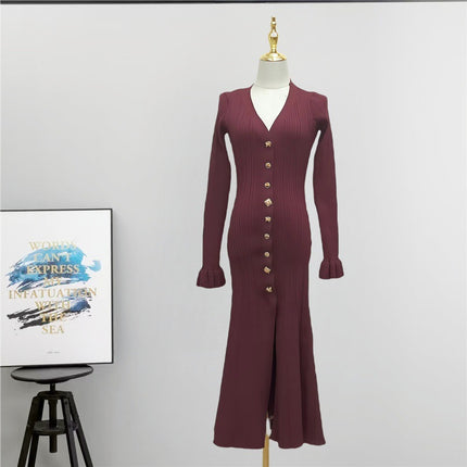 French-Style Waist-Cinching Long Dress for Women with Gold Thread V-Neck and Gold Button Single-Breasted Design, 2026 Autumn and Winter New Model, Elegant Slim-Fit Knit Dress
