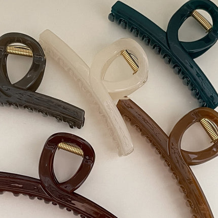 Hold on, hold on tight! The amount of hair can also be more! Color praise quality control good shark catch French catch clip spring and summer Women