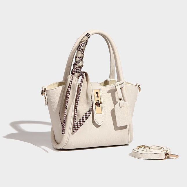 Faux Leather Bucket Bag Cream White Urban Minimalist / Sac Seau Cuir Artificiel Blanc Crème Urbain