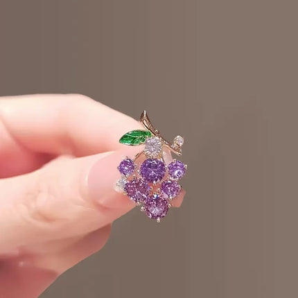 Mini Exquisite Grape Small Pin Elegant All-match Suit Brooch Cute Anti-light Fixed Buckle Women's Pressage Flap Purple
