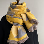 Cat finds home gray yellow / 180x65cm