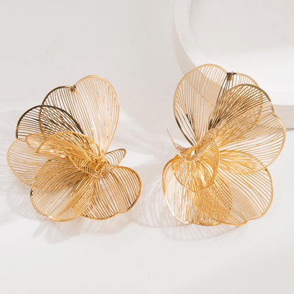 Korean creative alloy hollow flower earrings sweet exaggerated design earrings simple fashion cold wind earrings