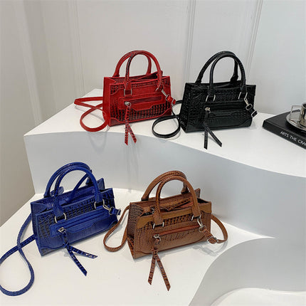 Niche Design High-End Bags for Women 2025 New British Retro Motorcycle Exquisite Small Square Bag Versatile Crossbody Bag