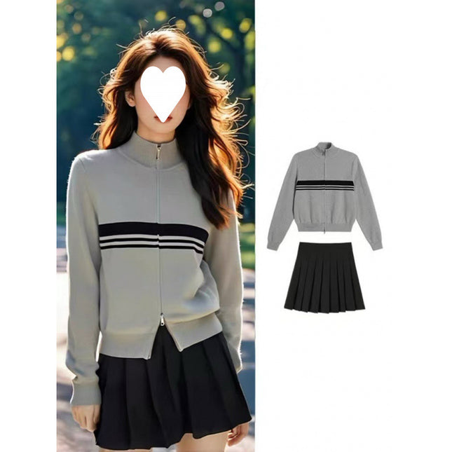 2024 early autumn fashion wear a set of women's Korean gray sweater small coat pleated skirt two-piece suit