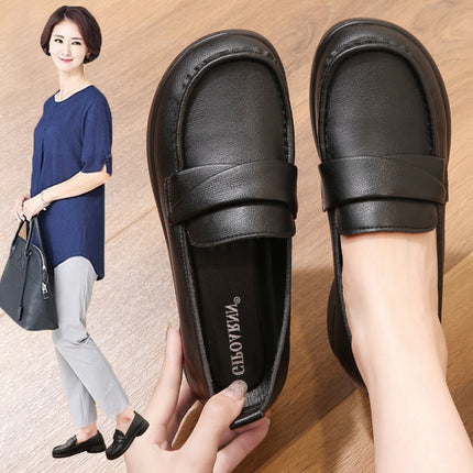 Mom's Shoes for Spring and Autumn, Comfortable and Non-Tiring, with Non-Slip Soft Soles for Middle-Aged and Elderly Women, 2026 New Model, Flat Leather Shoes for Middle-Aged Women